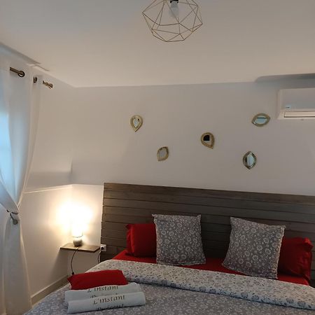 Bed and Breakfast L'Instant Present Le Moule Exterior foto