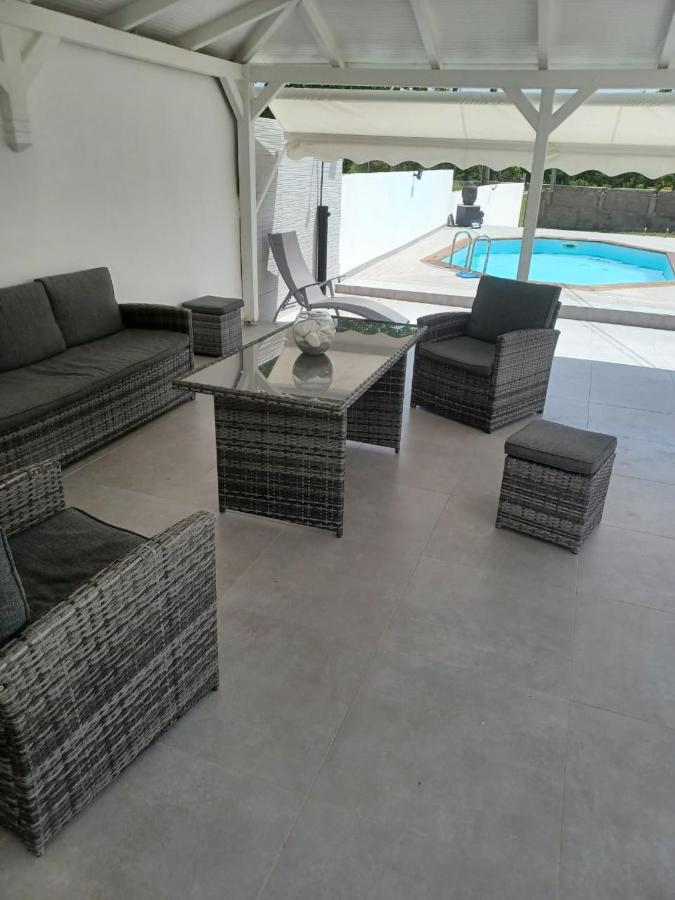Bed and Breakfast L'Instant Present Le Moule Exterior foto