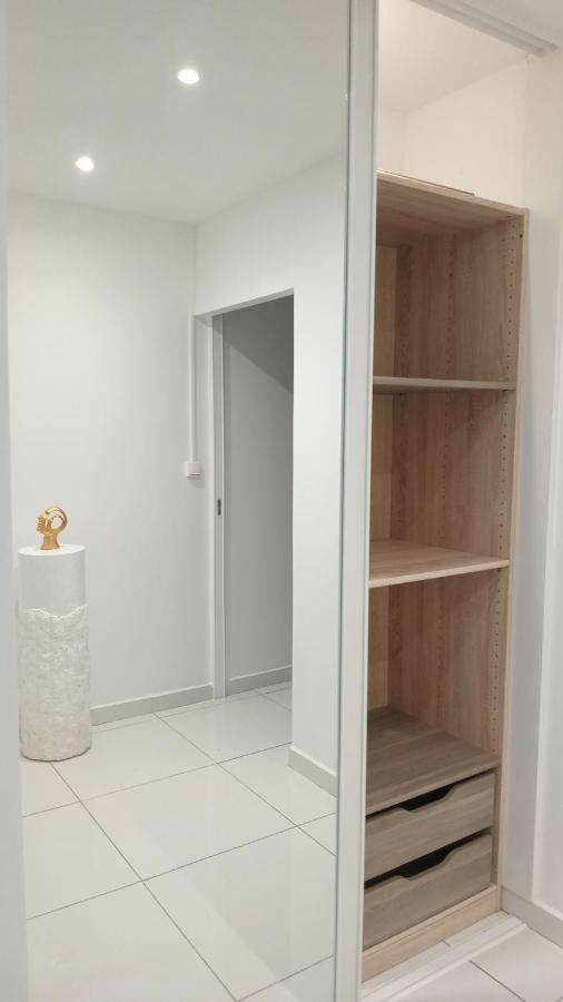 Bed and Breakfast L'Instant Present Le Moule Exterior foto
