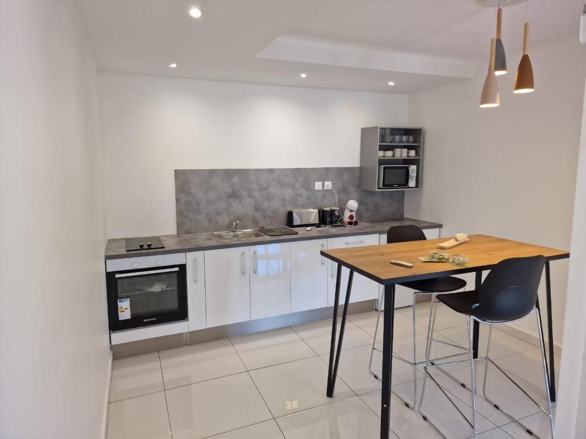 Bed and Breakfast L'Instant Present Le Moule Exterior foto