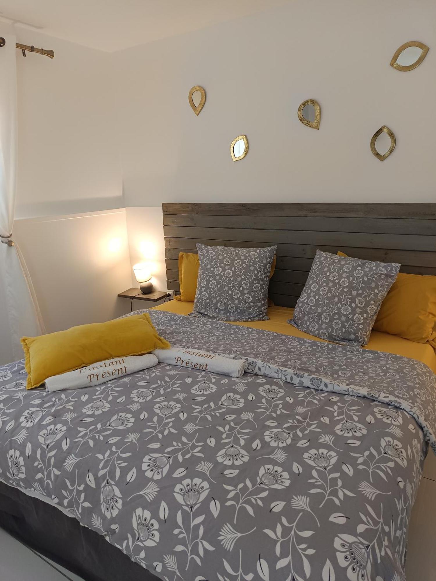 Bed and Breakfast L'Instant Present Le Moule Exterior foto