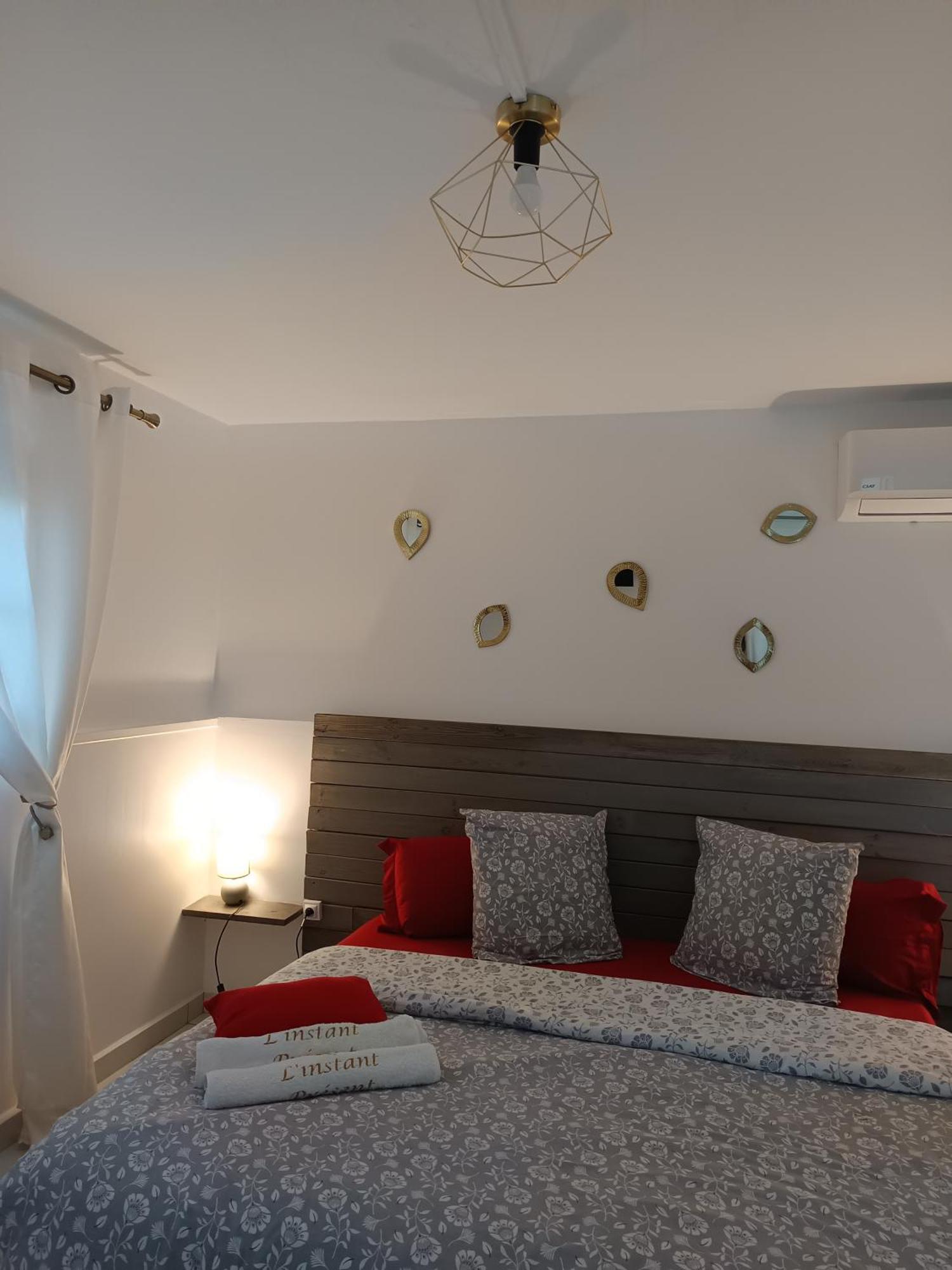 Bed and Breakfast L'Instant Present Le Moule Exterior foto